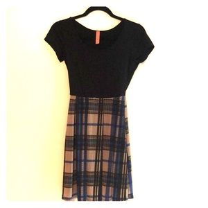 Short sleeve skater dress